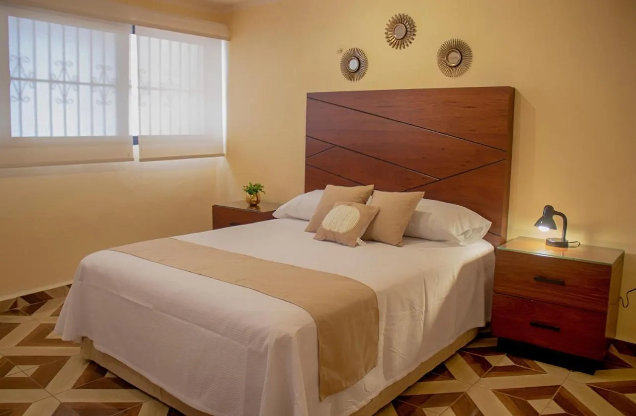 Villa Casa 3 Torres en el Barrio Santiago, Centro. Mérida